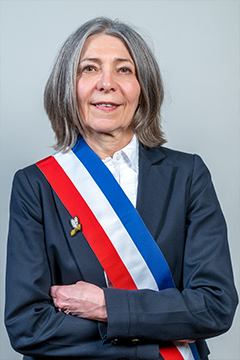 Mme Valérie ROQUES